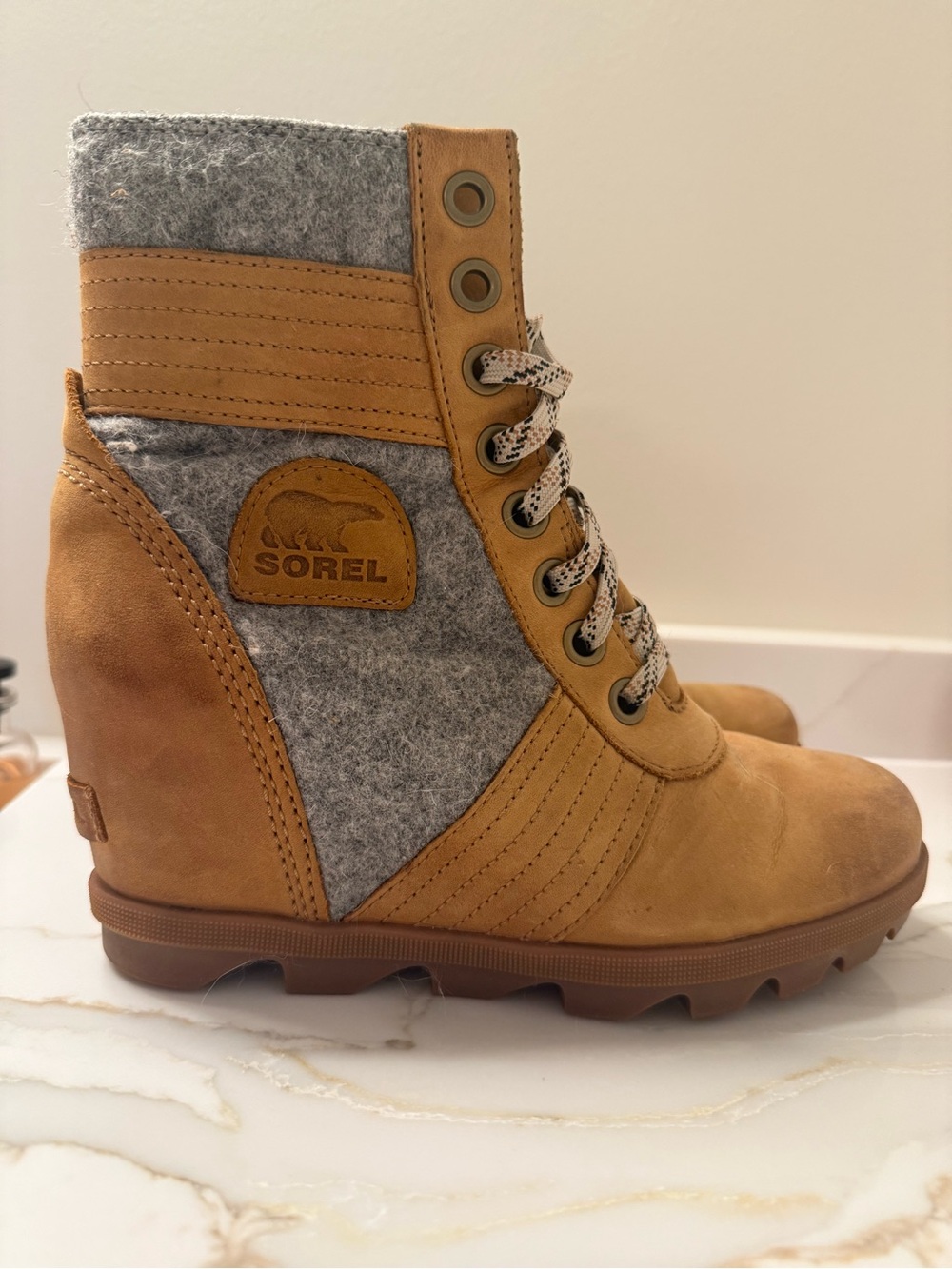 SOREL Women's Wedge Lace-Up Boot